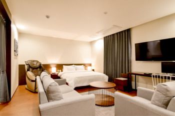BLANC Business Hotel 2*