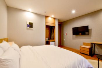 BLANC Business Hotel 2*