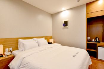 BLANC Business Hotel 2*