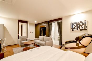 BLANC Business Hotel 2*