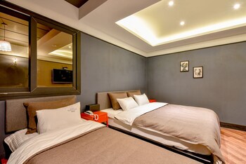 French Code Hotel 2*