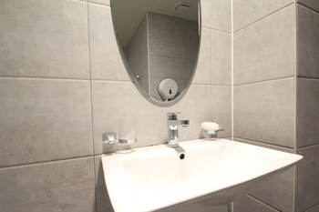 French Code Hotel 2*