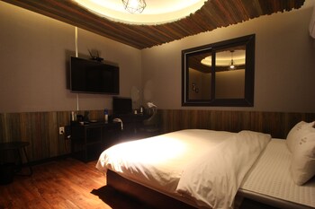 French Code Hotel 2*