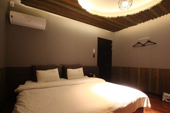 French Code Hotel 2*