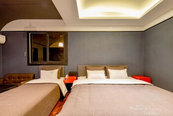 French Code Hotel 2*