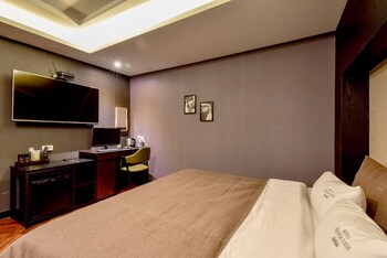 French Code Hotel 2*