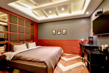 French Code Hotel 2*