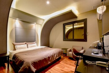 French Code Hotel 2*