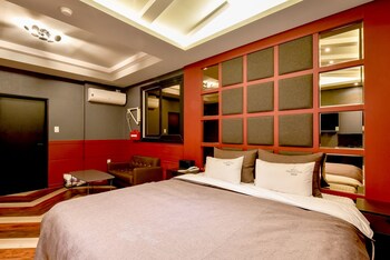 French Code Hotel 2*