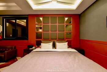 French Code Hotel 2*