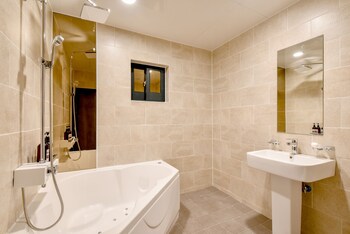 French Code Hotel 2*