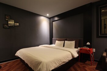 French Code Hotel 2*