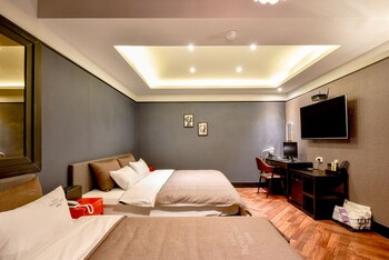 French Code Hotel 2*