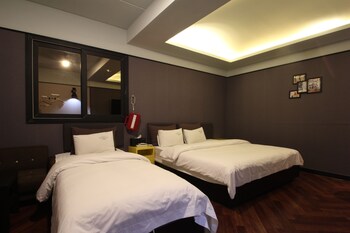 French Code Hotel 2*