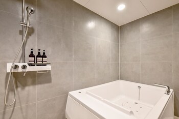 French Code Hotel 2*