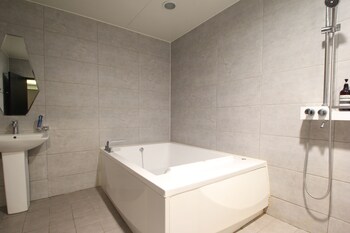French Code Hotel 2*