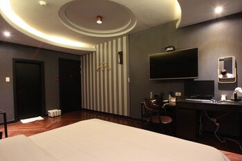 French Code Hotel 2*