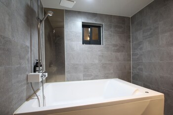 French Code Hotel 2*