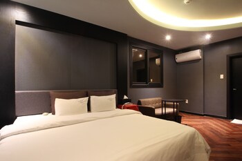 French Code Hotel 2*