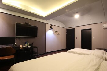 French Code Hotel 2*