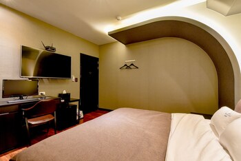 French Code Hotel 2*