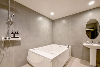 French Code Hotel 2*