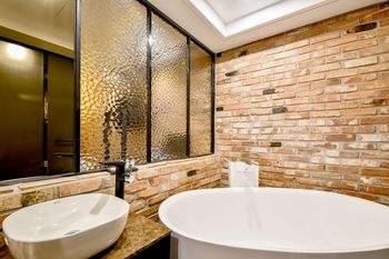 Masan Almond Hotel 3*