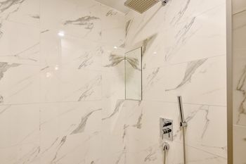 Masan Almond Hotel 3*