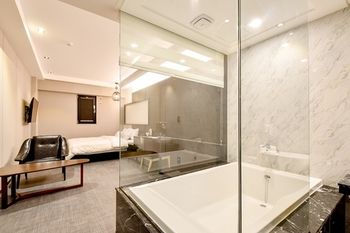 Masan Almond Hotel 3*