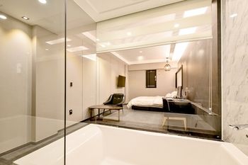 Masan Almond Hotel 3*