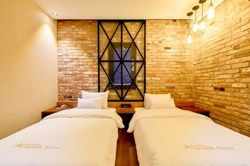 Masan Almond Hotel 3*