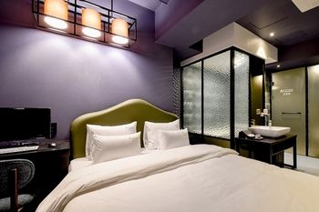 Masan Almond Hotel 3*