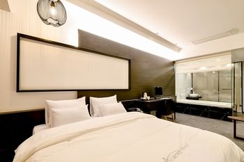 Masan Almond Hotel 3*