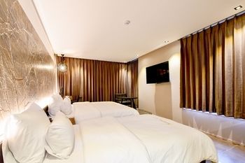 Masan Almond Hotel 3*