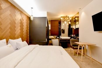 Masan Almond Hotel 3*