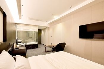 Masan Almond Hotel 3*