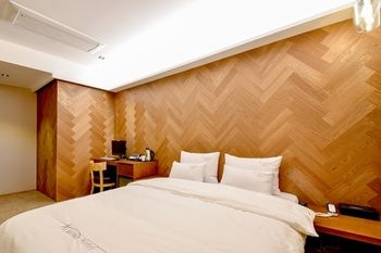 Masan Almond Hotel 3*
