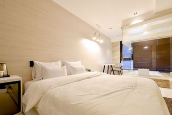 Masan Almond Hotel 3*