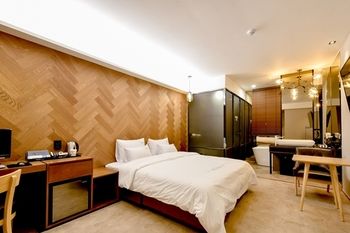 Masan Almond Hotel 3*