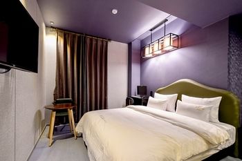 Masan Almond Hotel 3*