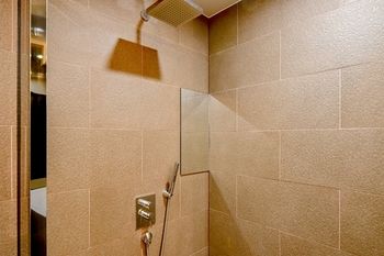 Masan Almond Hotel 3*