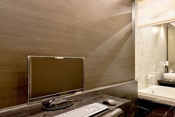 Masan Almond Hotel 3*