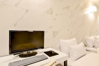 Masan Almond Hotel 3*