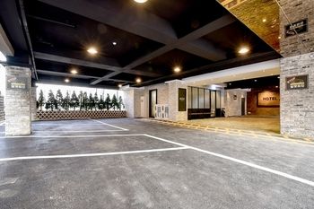 Masan Almond Hotel 3*