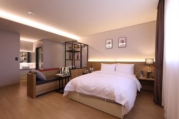 Suwon Saint Hotel 3*