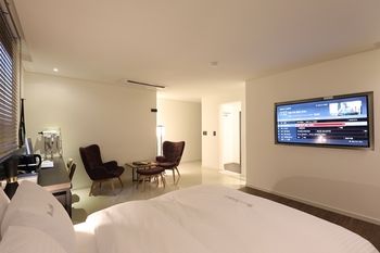 Suwon Saint Hotel 3*