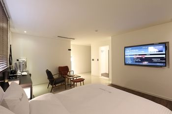 Suwon Saint Hotel 3*