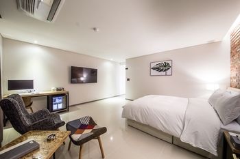 Suwon Saint Hotel 3*