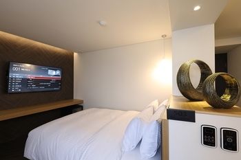 Suwon Saint Hotel 3*