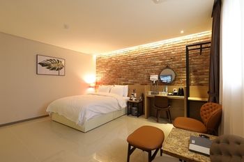 Suwon Saint Hotel 3*
